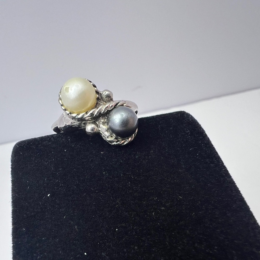 Vintage Avon Faux Pearl Ring Adjustable Sz 4-4.5 Bypass Elegant Cocktail Classic